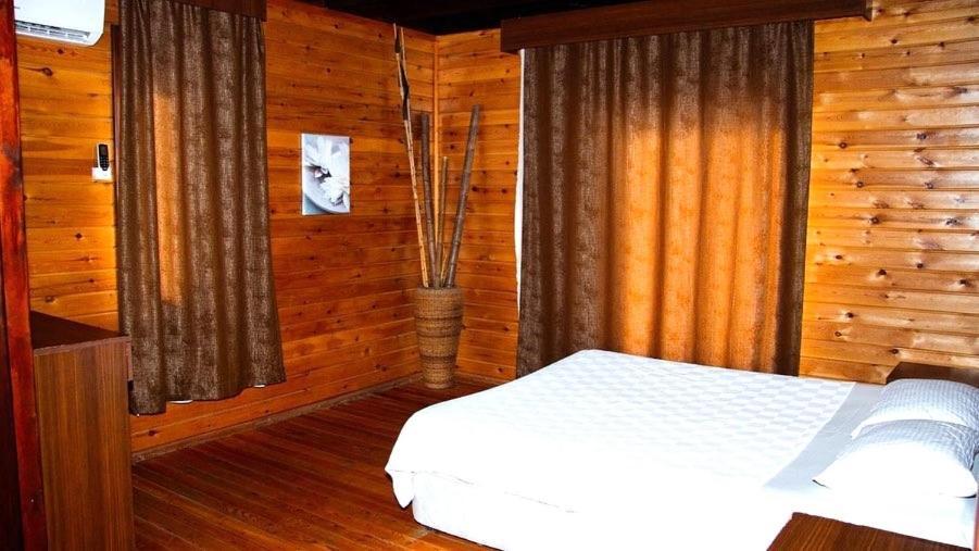 Zambak Holiday Village & Restaurant Superb Seafront Location ! Agios Georgios  المظهر الخارجي الصورة